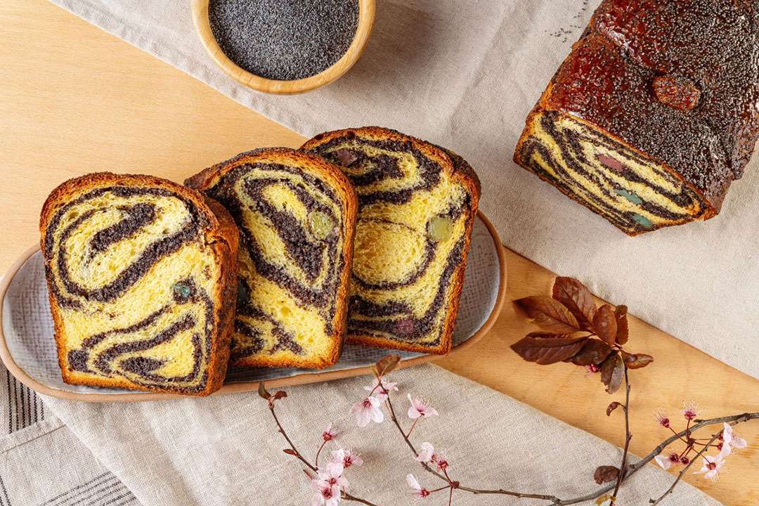 Cozonac cu mac si rahat