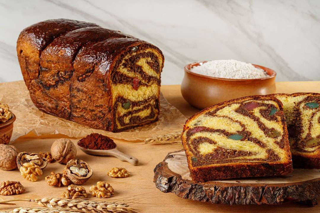 Cozonac mare cu nucă, rahat și cacao